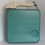 DILO 10 Liter Kanister mit Verschluss im Ausgießer und Hammerschlag-Lack