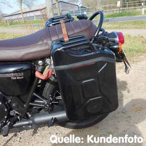 KaniBox Seitenkoffer an der Triumph Bonneville